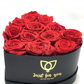 12 Rosas eternas Rojas en caja bombonera negra en forma de corazón. Rosas naturales preservadas.