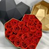 22 Rosas Rojas eternas en caja corazón de color blanco y dorada. Rosas de tacto natural y primera calidad.