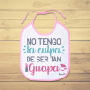 Divertido babero para niña personalizado de bebe con frase original y graciosa