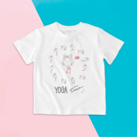 Camiseta para niña de manga corta con gatita haciendo varias posturas de Yoga