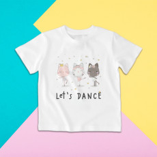 Camiseta para niña de manga corta con dibujo de gatitas bailarinas