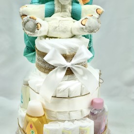 Tarta de pa&ntilde;ales unisex de 3 pisos con pa&ntilde;ales Dodot sensitive talla 2 y Neceser Johnson's baby